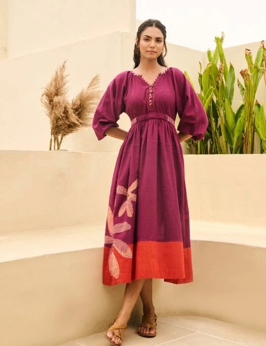 Dual tone gathered midi dress