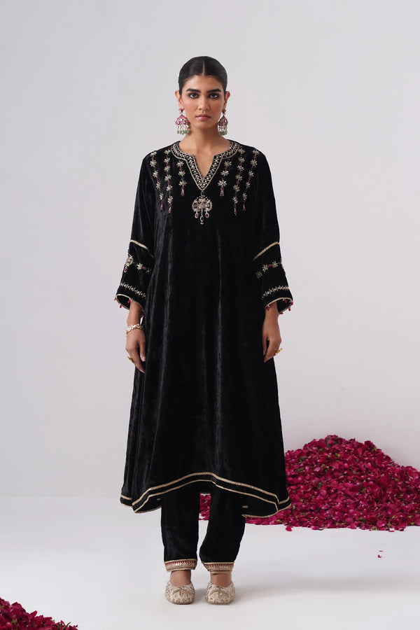 Nazli Set