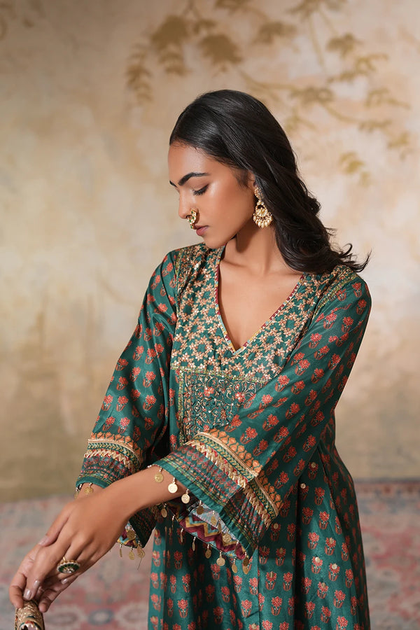Gulnaz Sitara Kurta Set With Dupatta