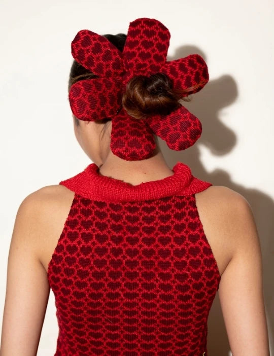 FLUFFY HEART BLOOM SCRUNCHIE