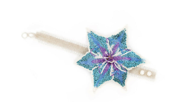 Blue gazer choker