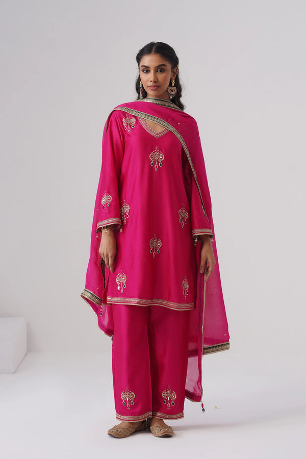 Inaara Set
