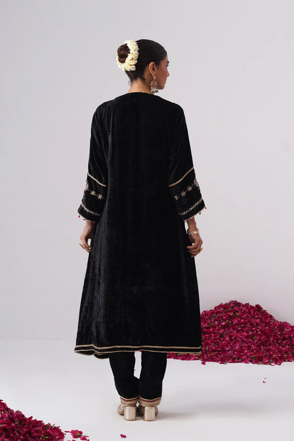 Nazli Set