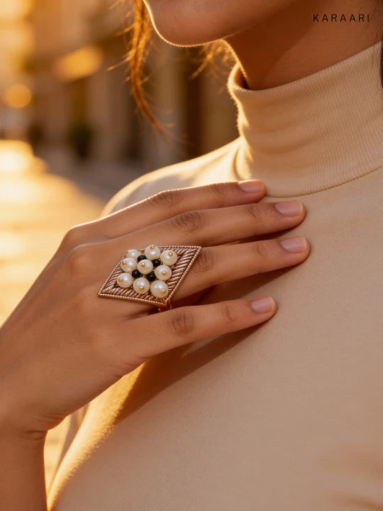 Pearl blackCrystal Diamond Ring
