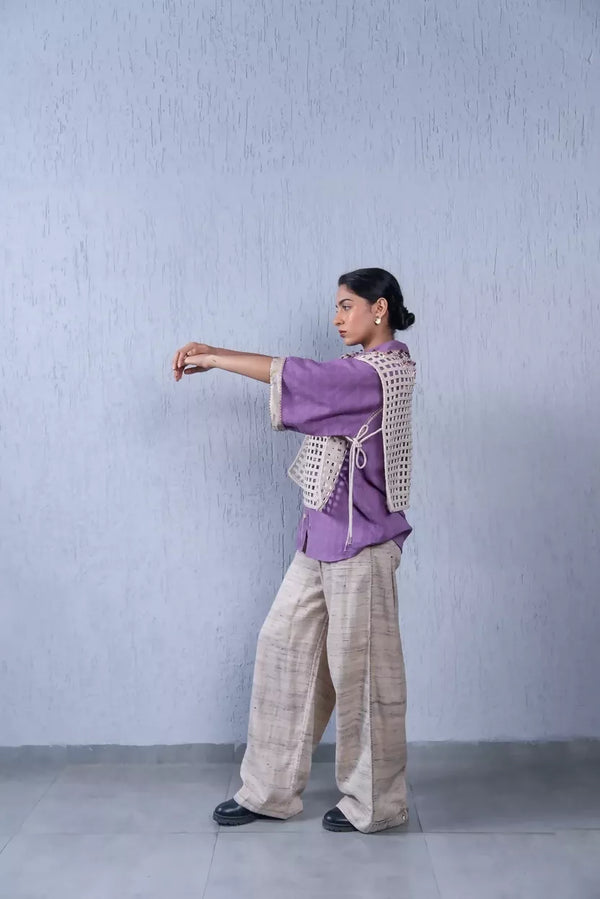 Jaali Bib- Amaranth
