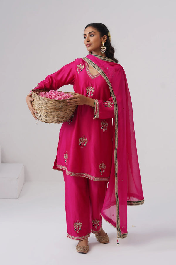 Inaara Set