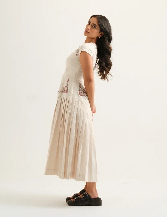 NURI PLEATED DRESS