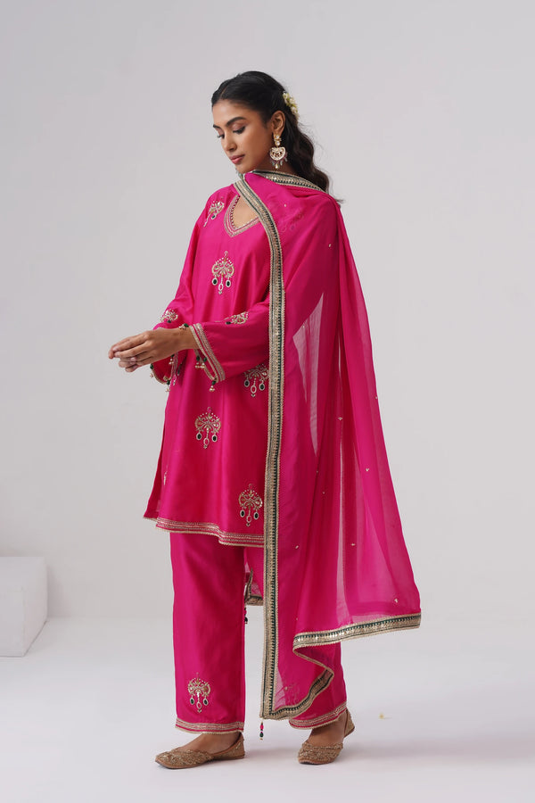 Inaara Set