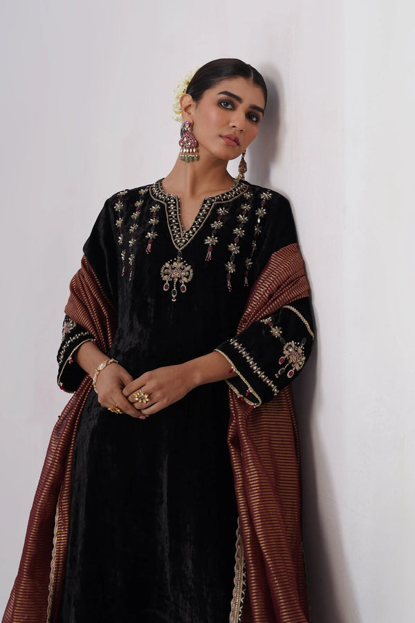 Nazli Set