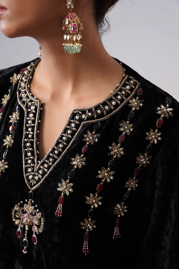 Nazli Set