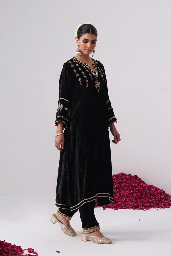 Nazli Set