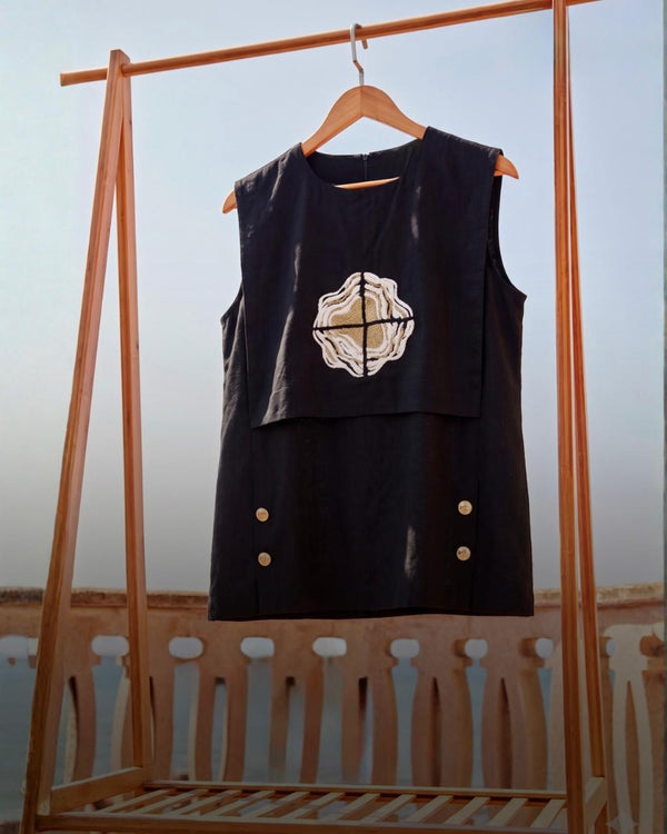 Solara black Flap Top