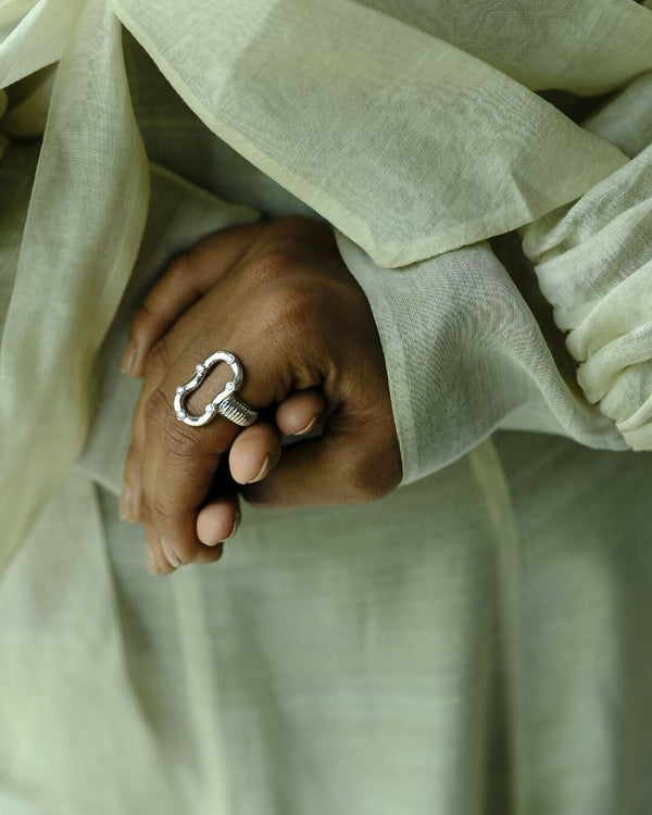 THE GESTURE - SILVER