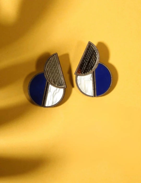 LIVING IN CIRCLES EARRINGS