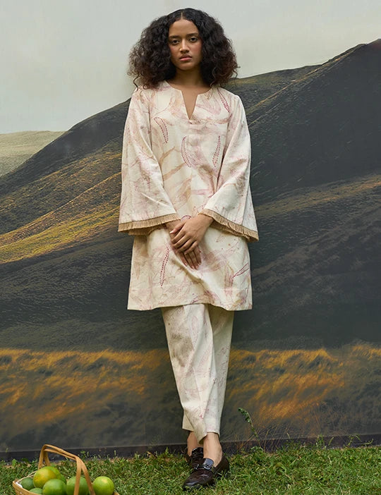 Pink Foliage Kurta And Straight Trousers Set
