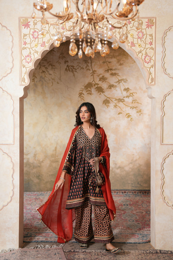 Siyah Sitara Kurta Set With Dupatta