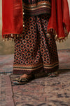 Siyah Sitara Kurta Set With Dupatta