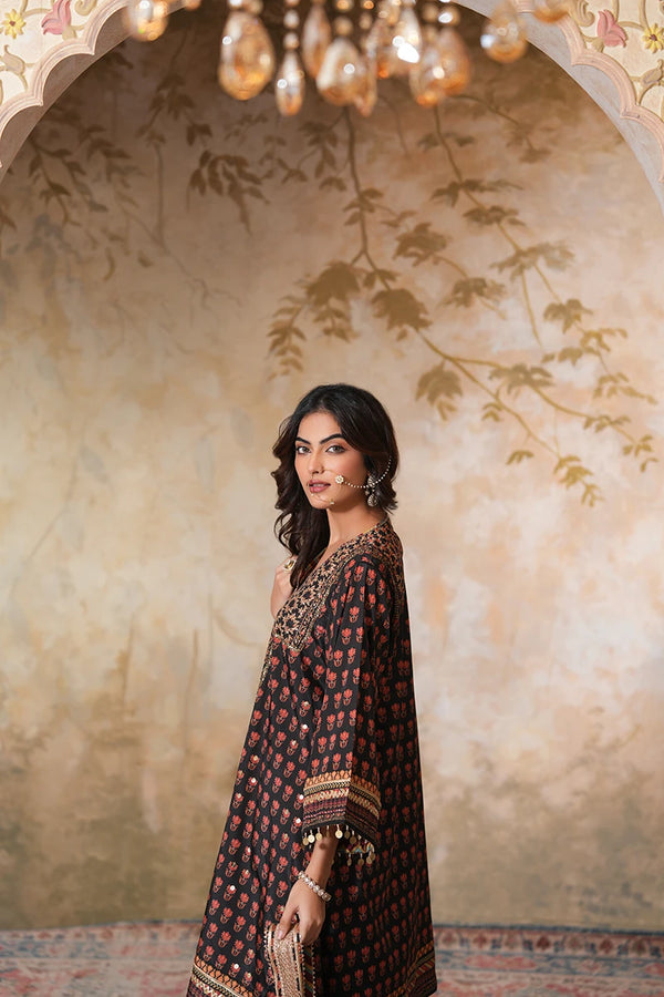 Siyah Sitara Kurta Set With Dupatta